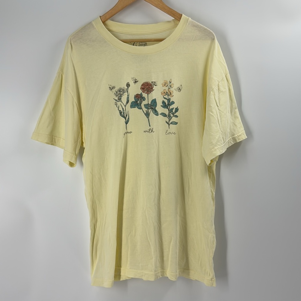 Gold Rush Vintage pale yellow cotton top short sleeve floral bees gardening logo
